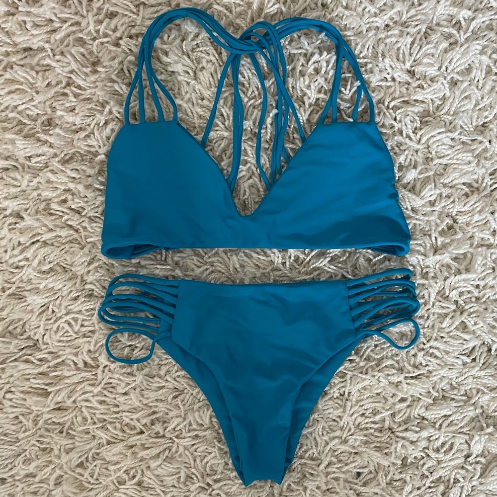 Mikoh Banyans top and Kapalua bottoms